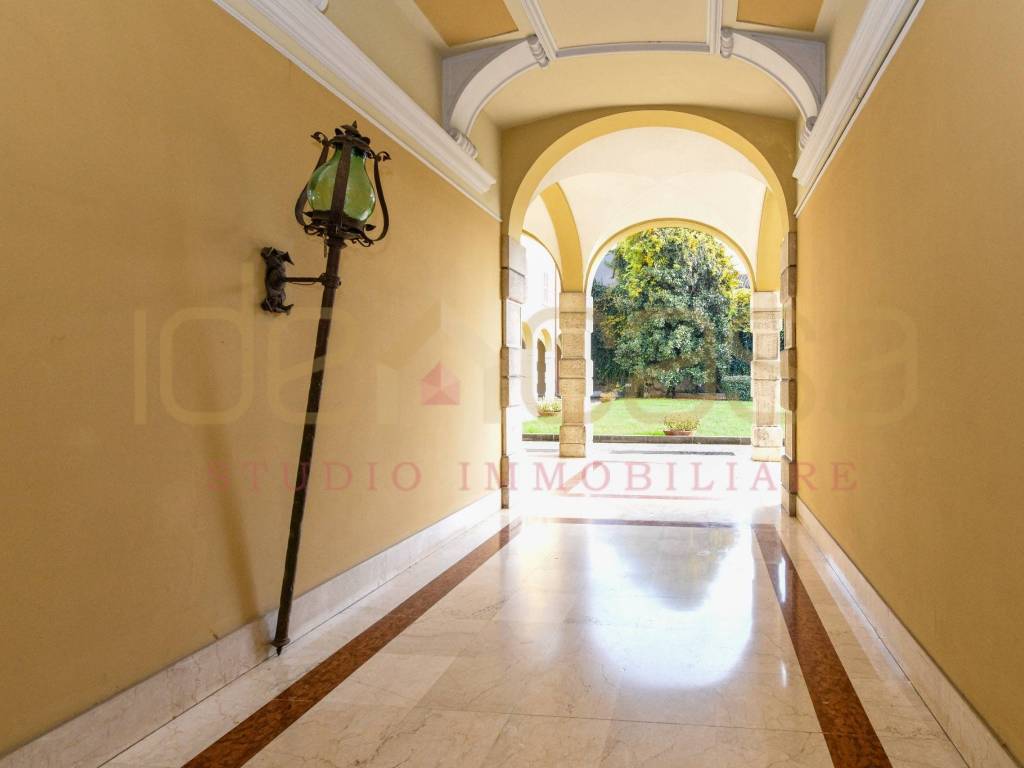 appartamento in vendita a Brescia in zona Centro Storico