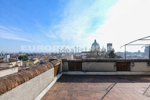 appartamento in vendita a Brescia in zona Centro Storico