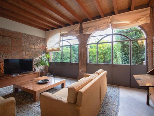 casa indipendente in vendita a Brescia in zona Volta