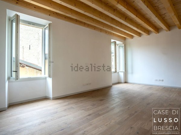 appartamento in vendita a Brescia in zona Centro Storico
