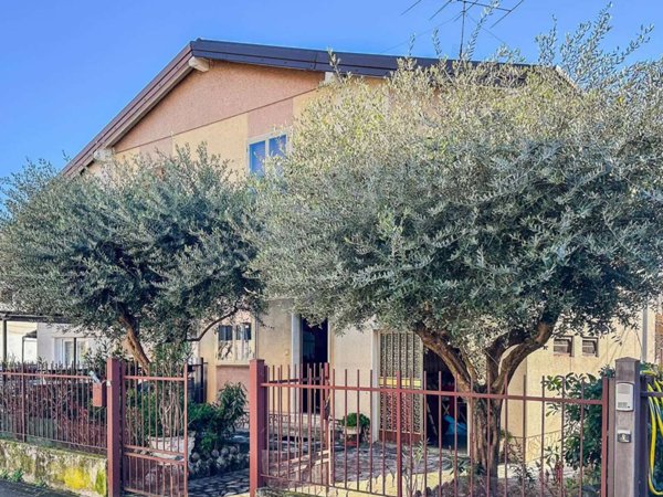 casa indipendente in vendita a Brescia in zona Villaggio Prealpino