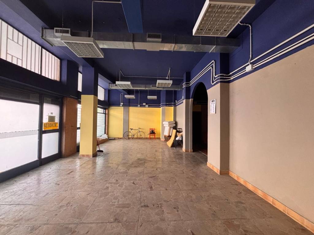 negozio in vendita a Brescia in zona Volta