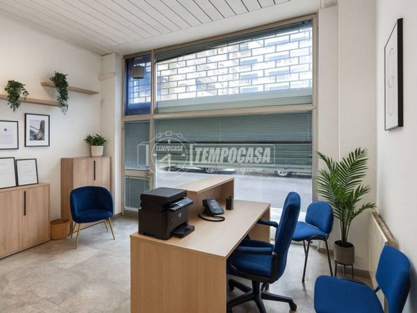 negozio in vendita a Brescia in zona Volta