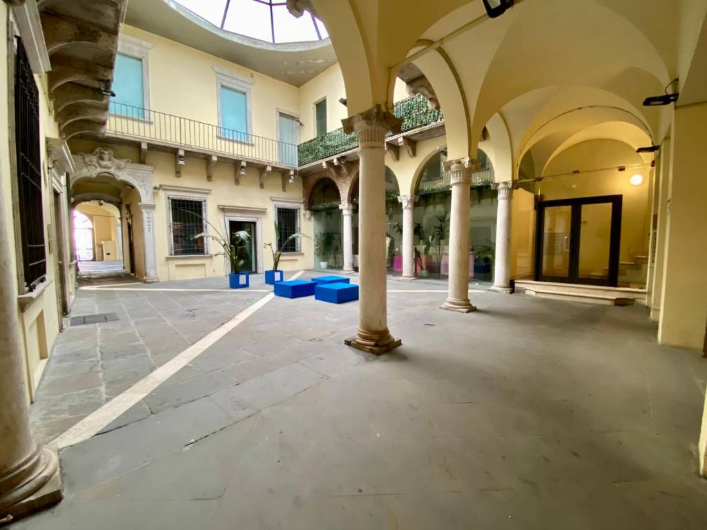 appartamento in vendita a Brescia in zona Centro Storico