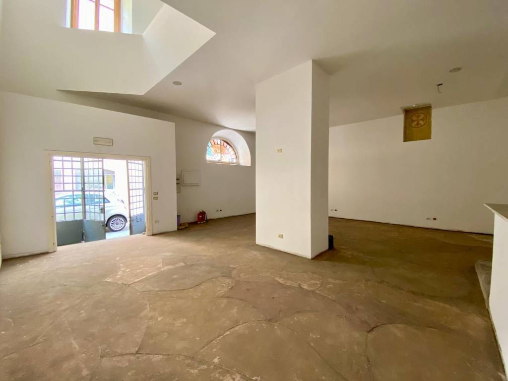 negozio in vendita a Brescia in zona Centro Storico