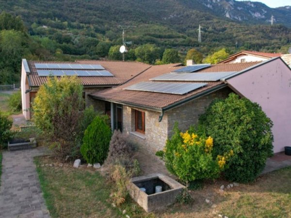 casa indipendente in vendita a Brescia in zona Caionvico