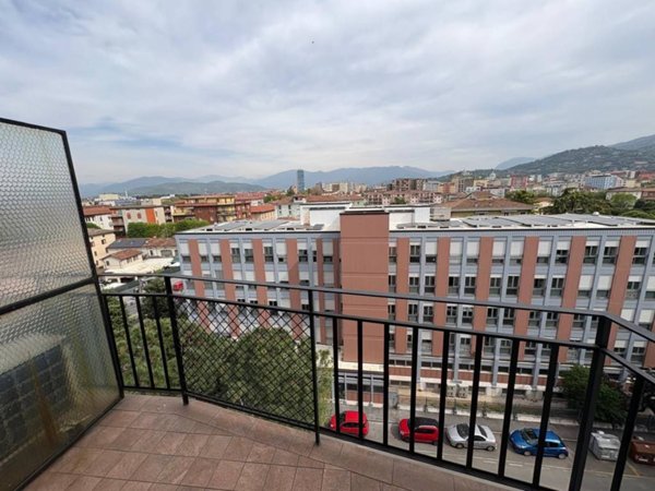 appartamento in vendita a Brescia in zona Volta