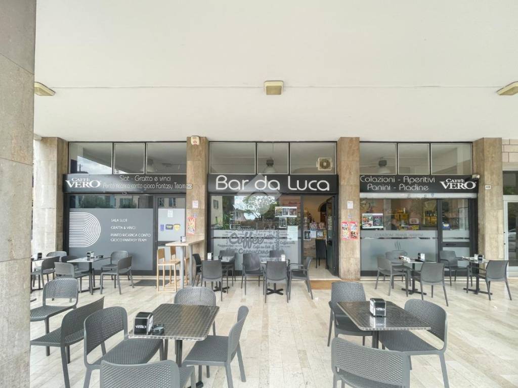 negozio in vendita a Brescia in zona Volta