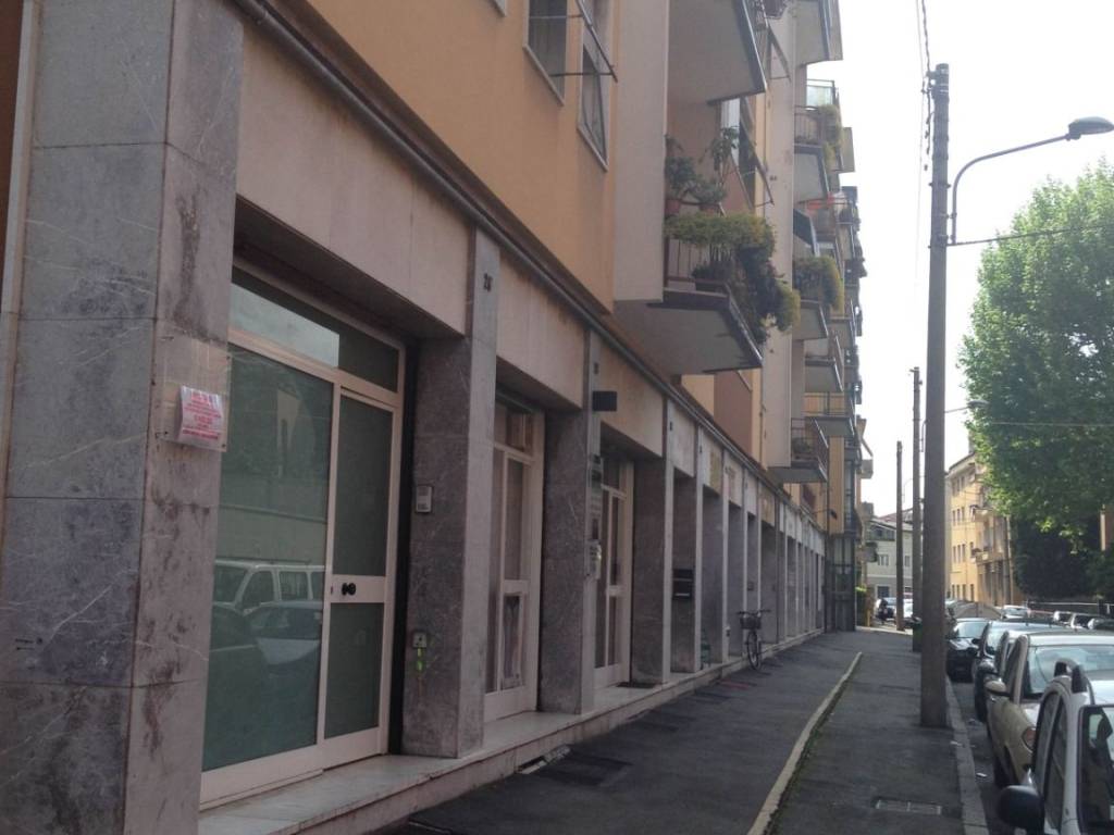 negozio in vendita a Brescia in zona Porta Venezia
