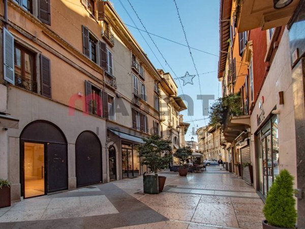 negozio in vendita a Brescia in zona Centro Storico
