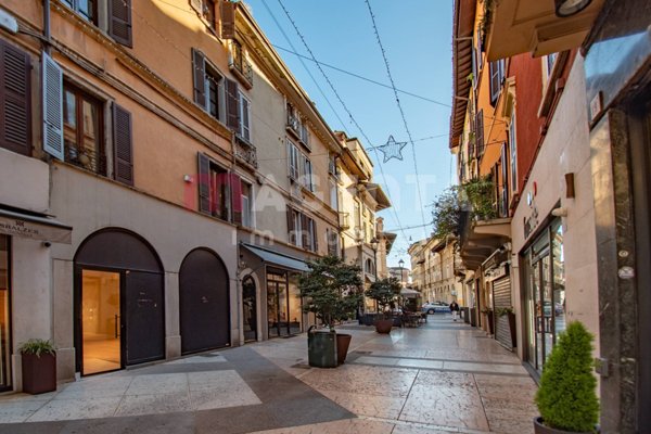 locale commerciale in vendita a Brescia in zona Centro Storico