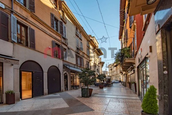 negozio in vendita a Brescia in zona Centro Storico