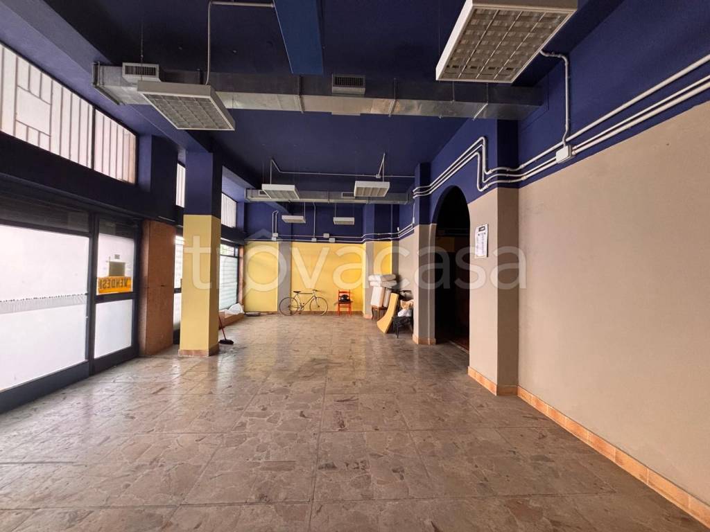 negozio in vendita a Brescia in zona Don Bosco
