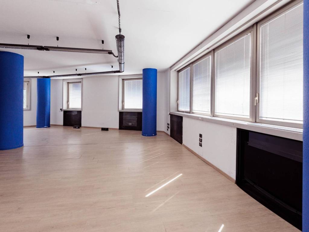 intera palazzina in vendita a Brescia in zona Villaggio Prealpino