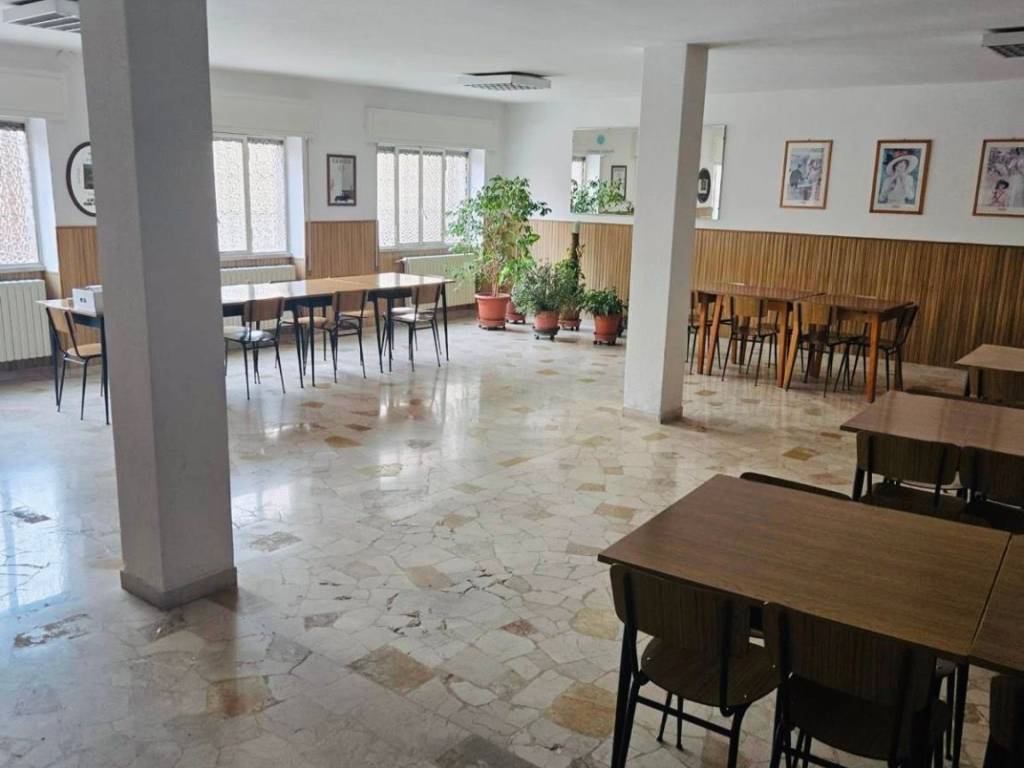 negozio in vendita a Brescia in zona Quartiere Primo Maggio