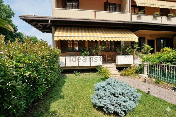 casa indipendente in vendita a Brescia in zona Villaggio Badia