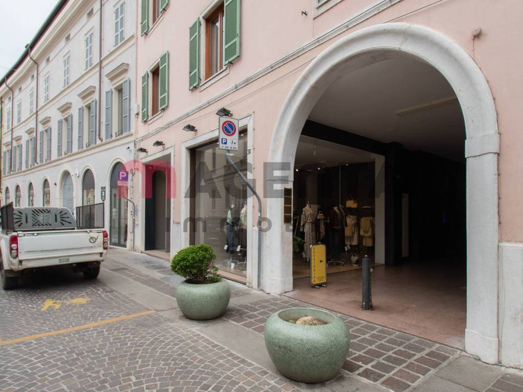 negozio in vendita a Brescia in zona Centro Storico