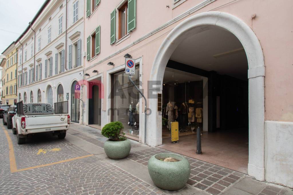 negozio in vendita a Brescia in zona Centro Storico