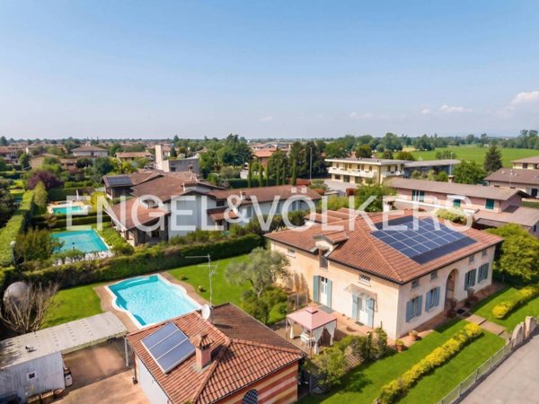 casa indipendente in vendita a Brescia in zona Volta