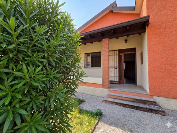 casa indipendente in vendita a Brescia in zona Chiesa Nuova
