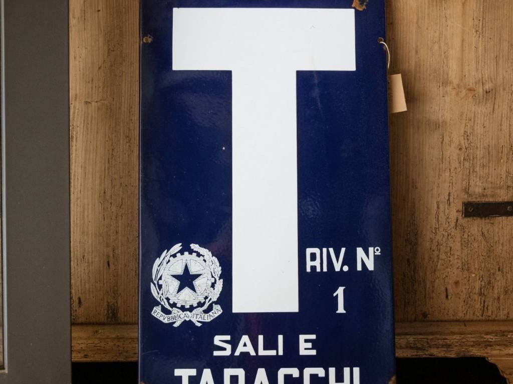 negozio in vendita a Brescia in zona Volta