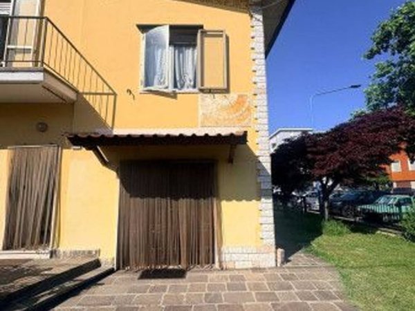 casa indipendente in vendita a Brescia in zona Villaggio Sereno