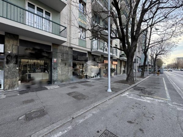 negozio in vendita a Brescia in zona Centro Storico