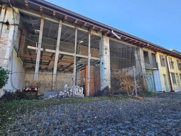 casale in vendita a Brescia in zona Fornaci