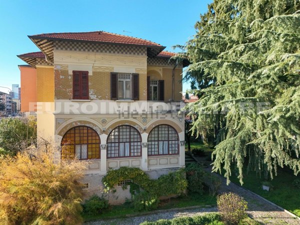 casa indipendente in vendita a Brescia in zona Porta Venezia