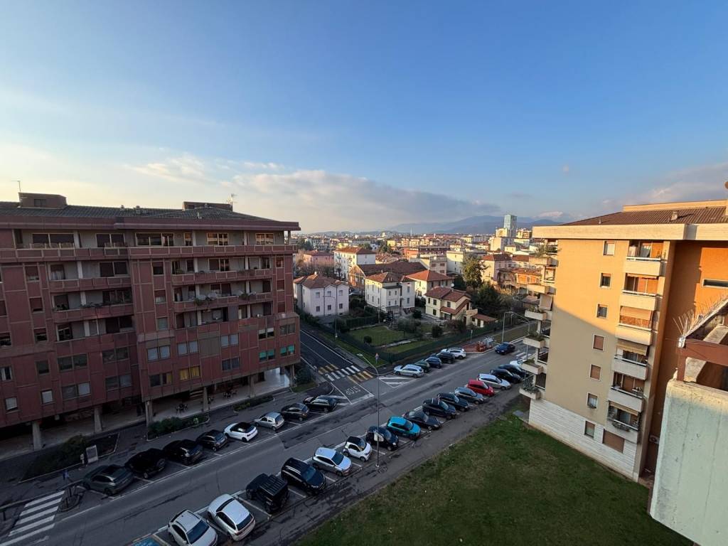 appartamento in vendita a Brescia in zona Volta