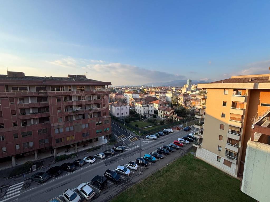 appartamento in vendita a Brescia in zona Volta