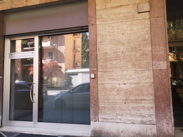 negozio in vendita a Brescia in zona Borgo Trento