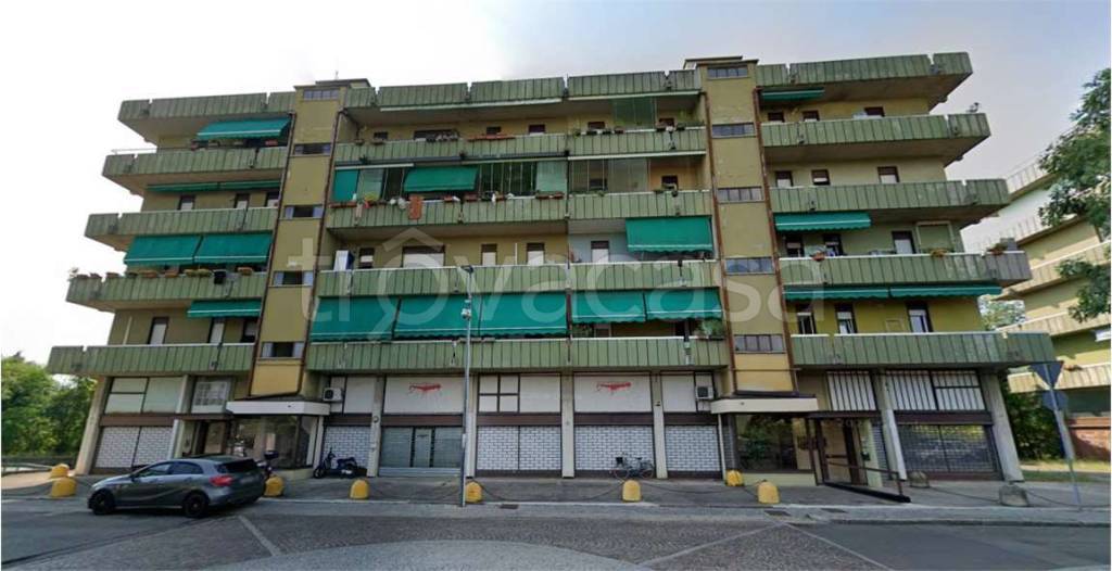 appartamento in vendita a Brescia in zona Fiumicello