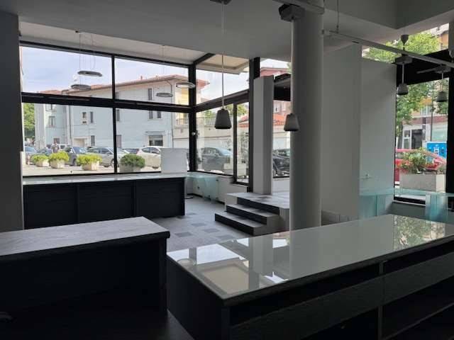 negozio in vendita a Brescia in zona Centro Storico