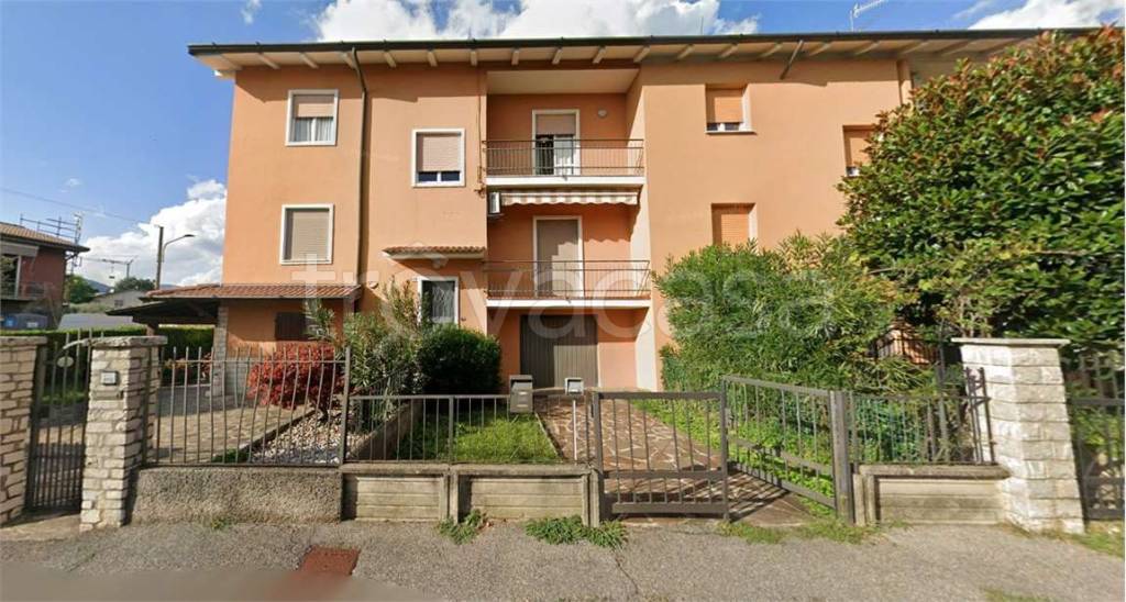 appartamento in vendita a Brescia in zona Villaggio Prealpino