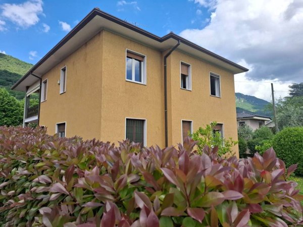casa indipendente in vendita a Brescia in zona Caionvico