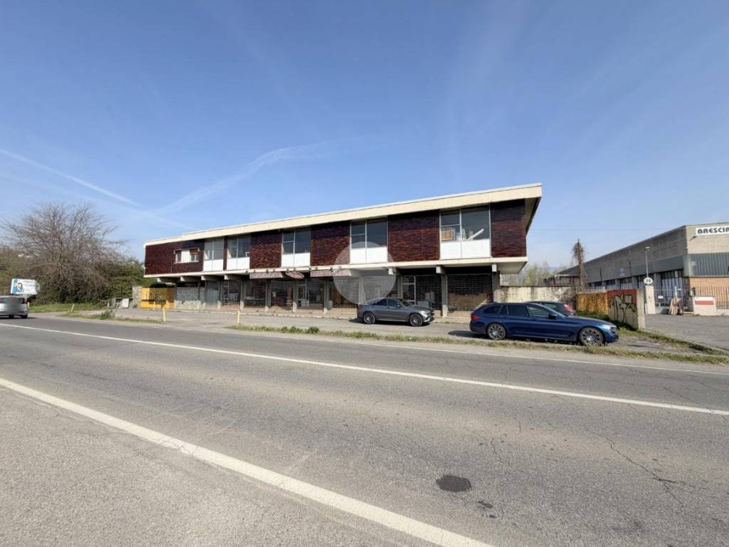 locale commerciale in vendita a Brescia in zona Chiusure