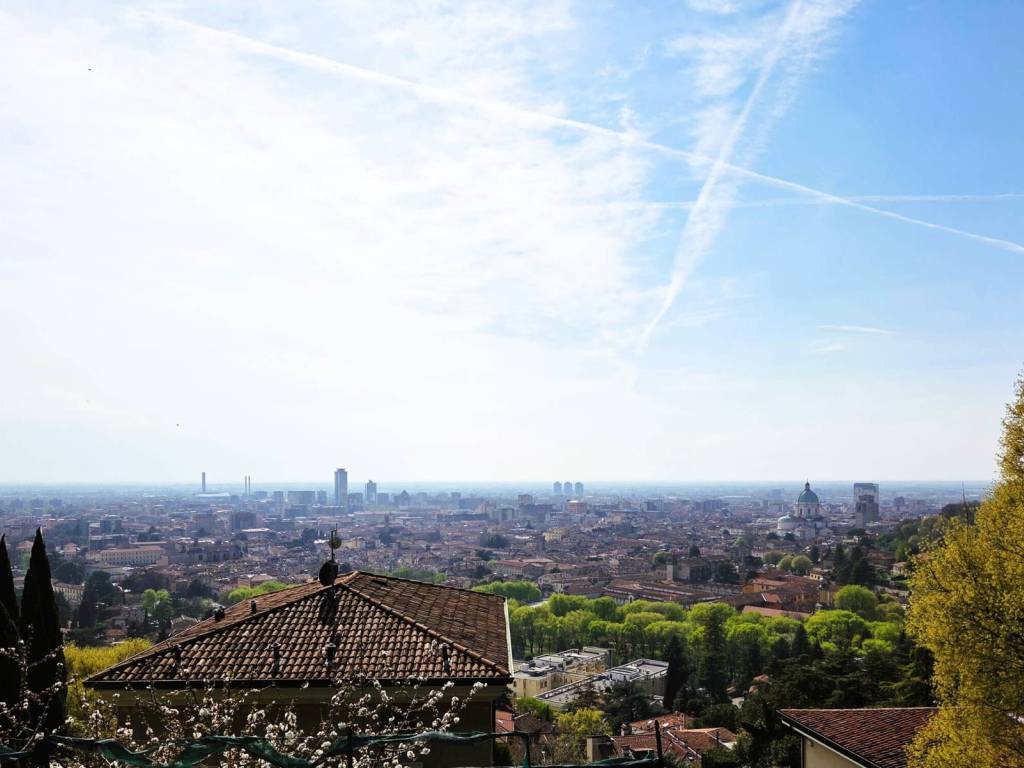 casa indipendente in vendita a Brescia in zona Porta Venezia
