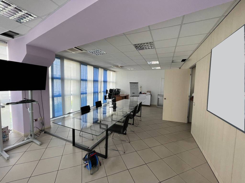 ufficio in vendita a Brescia in zona Volta