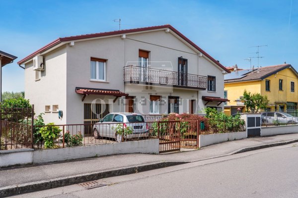 casa indipendente in vendita a Brescia in zona Villaggio Prealpino