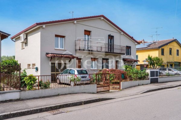 casa indipendente in vendita a Brescia in zona Villaggio Prealpino