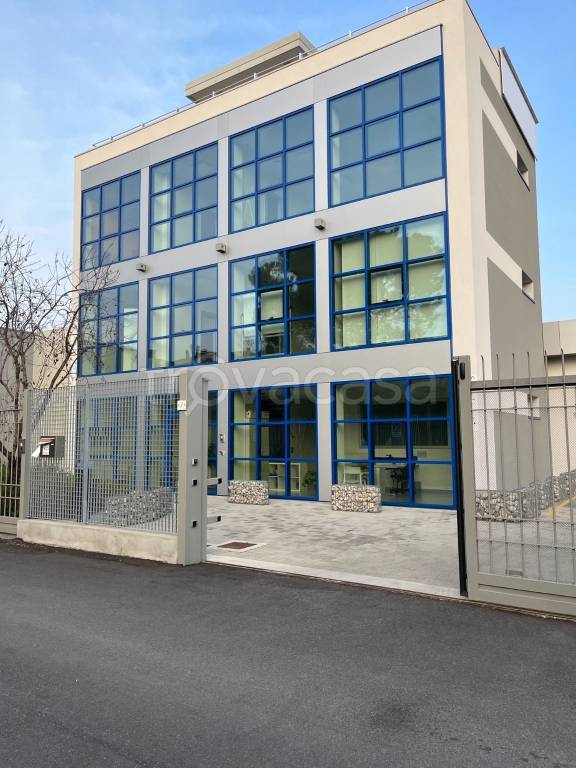 locale commerciale in vendita a Brescia