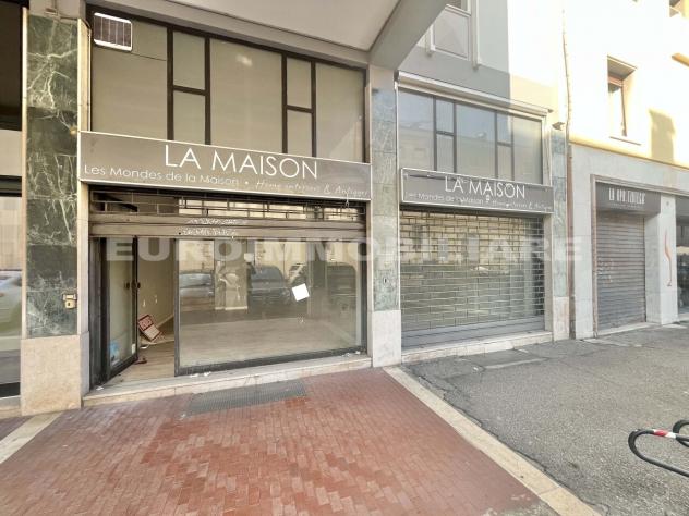 locale commerciale in vendita a Brescia in zona Centro Storico