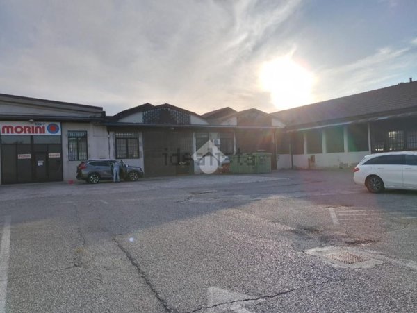 locale di sgombero in vendita a Brescia in zona Villaggio Badia