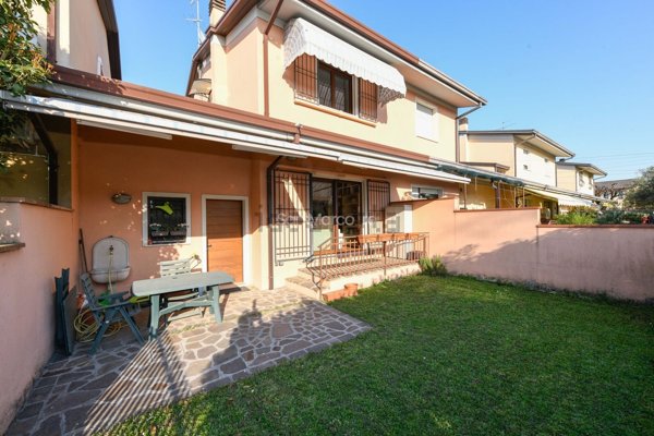 casa indipendente in vendita a Brescia in zona Buffalora
