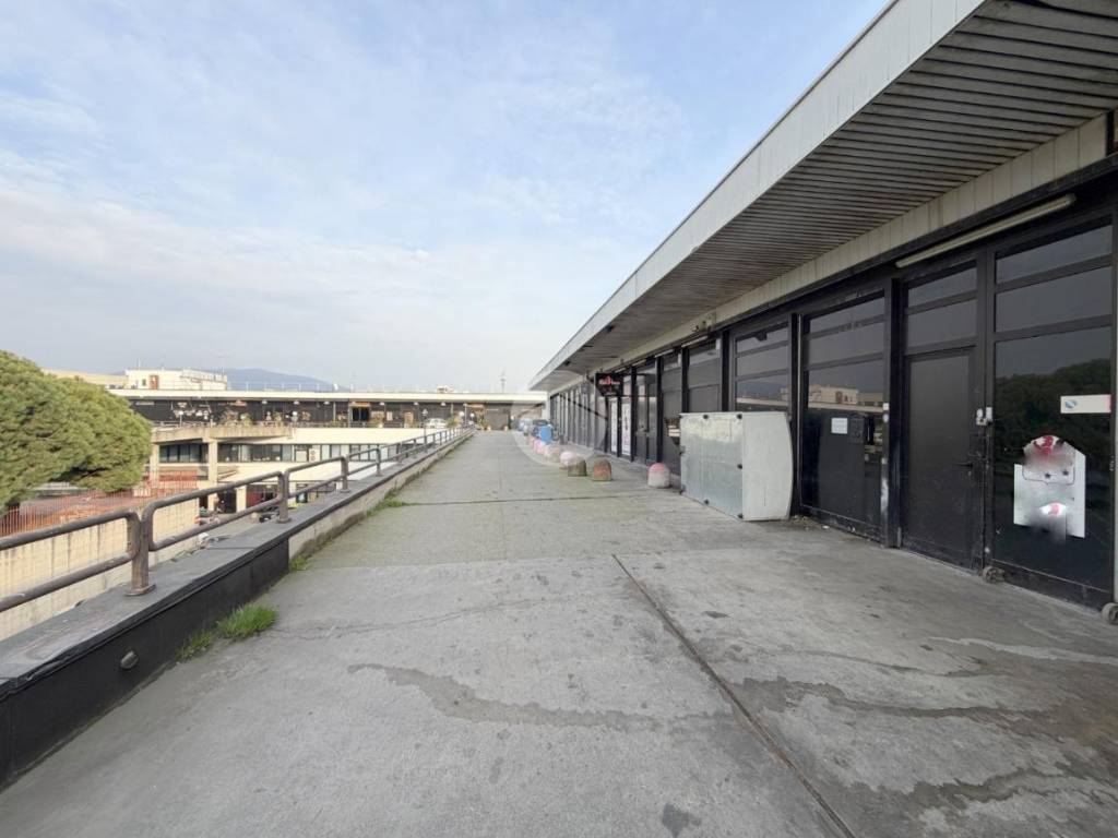locale commerciale in vendita a Brescia in zona Quartiere Primo Maggio