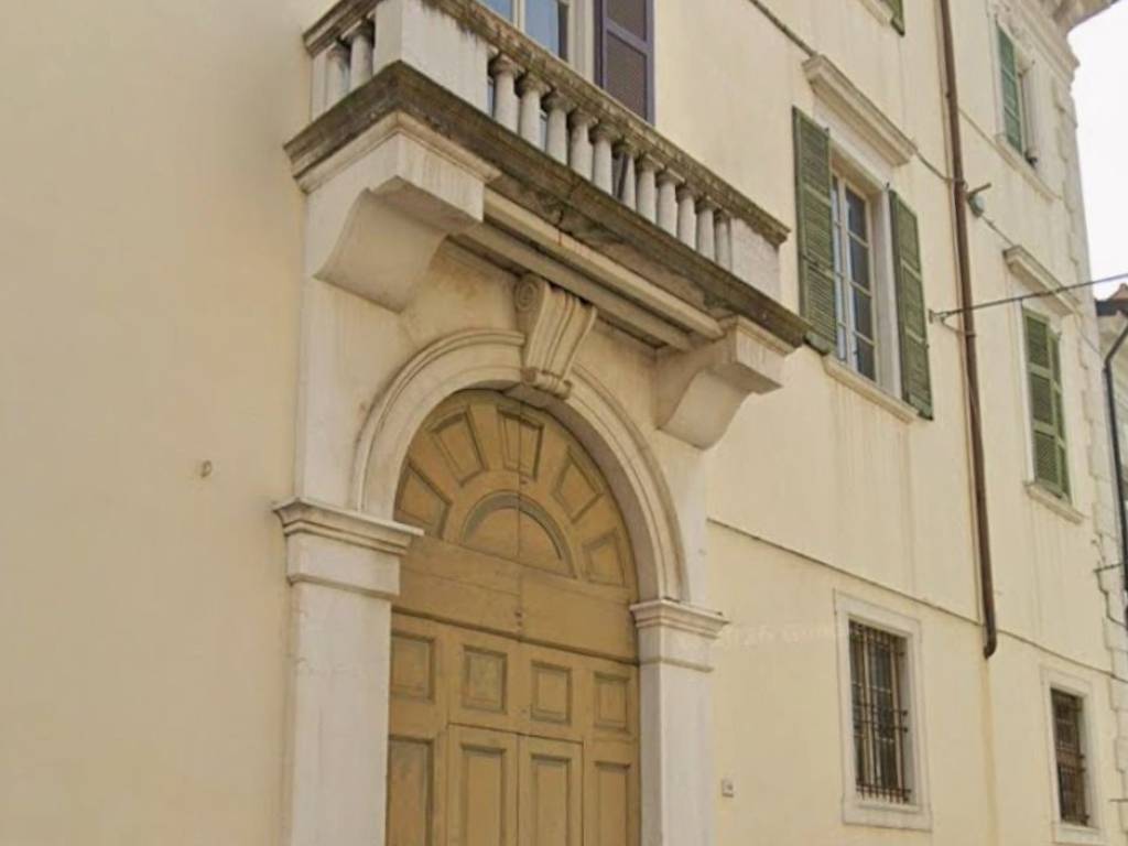 appartamento in vendita a Brescia in zona Centro Storico