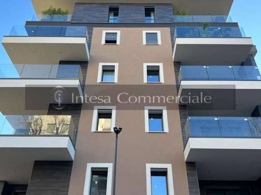 negozio in vendita a Brescia in zona Villaggio Prealpino