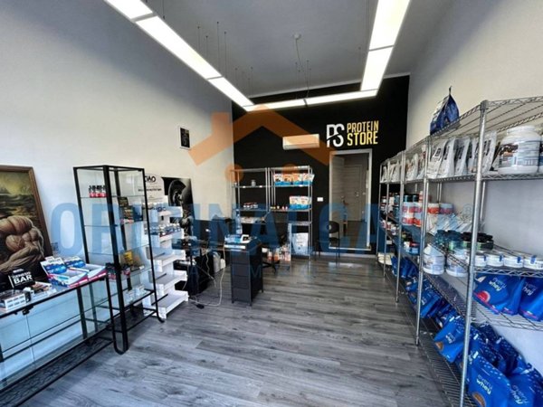 negozio in vendita a Brescia in zona Volta