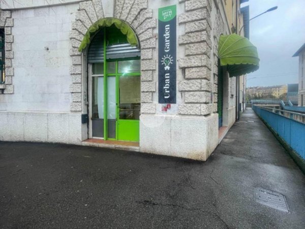 negozio in vendita a Brescia in zona Centro Storico